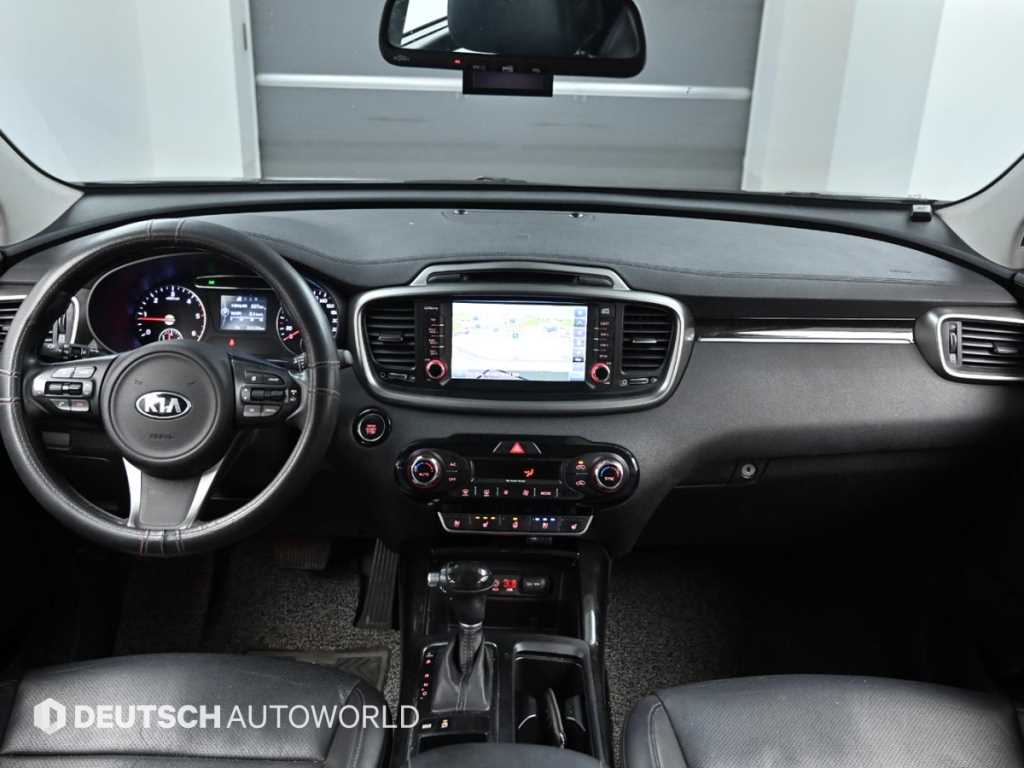 KIA Sorento - Vista 8