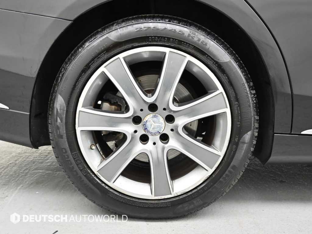 Mercedes Benz S Class - Vista 5