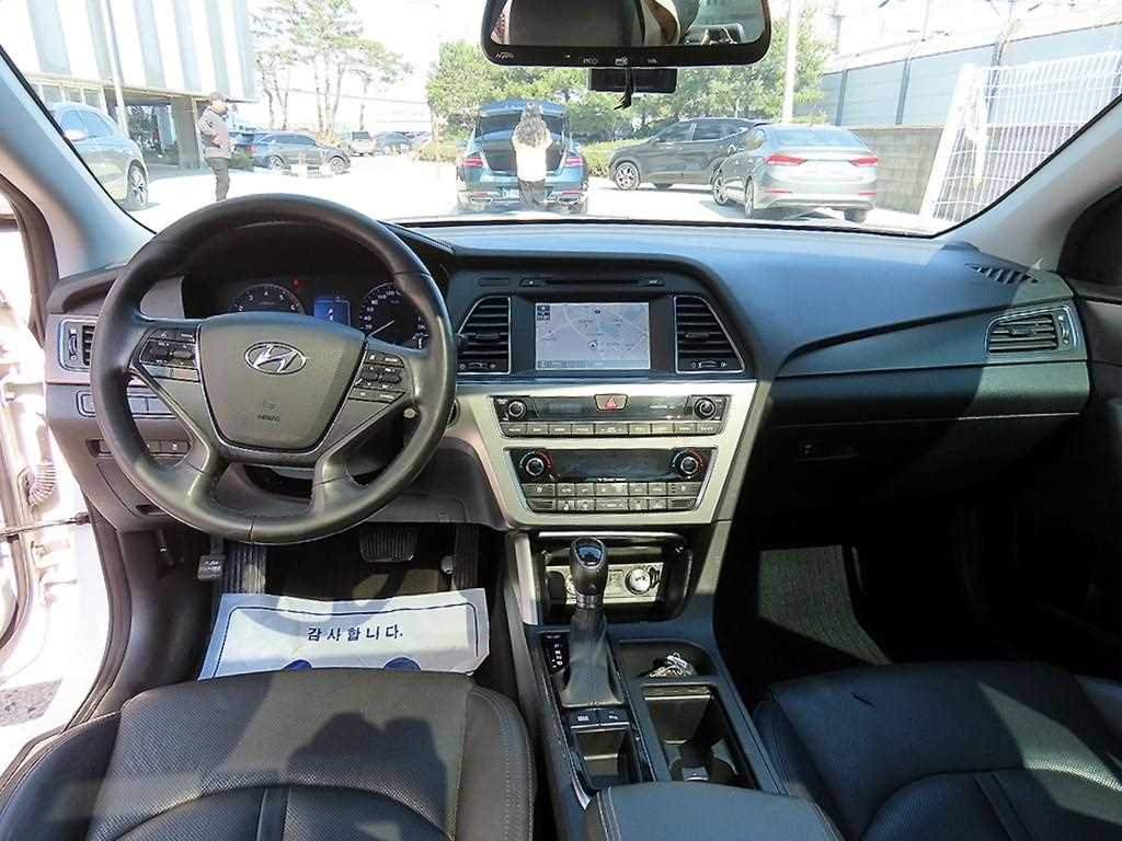 HYUNDAI Sonata - Vista 7