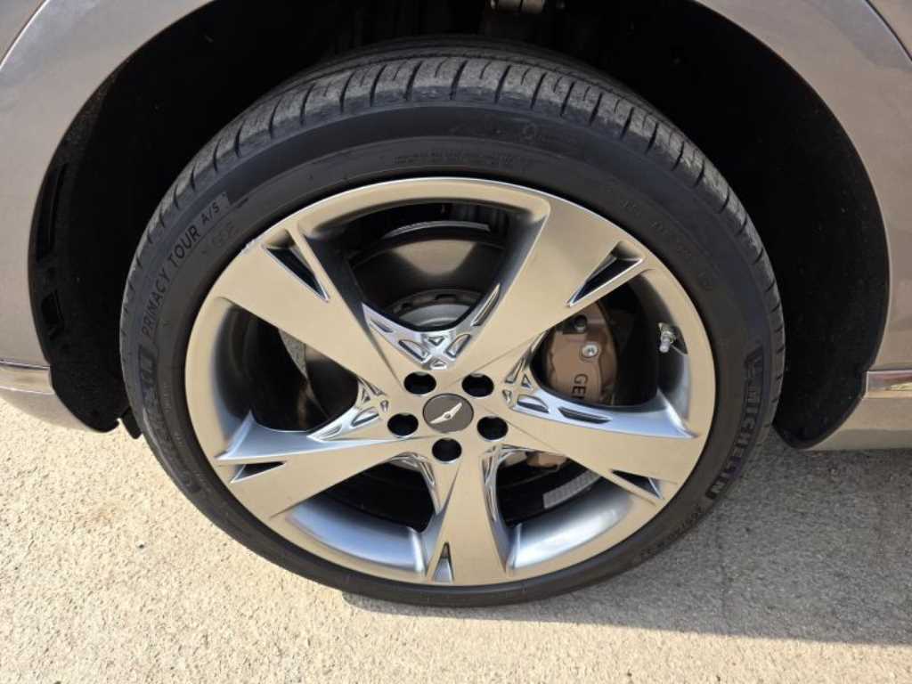 Genesis GV80 - Vista 7