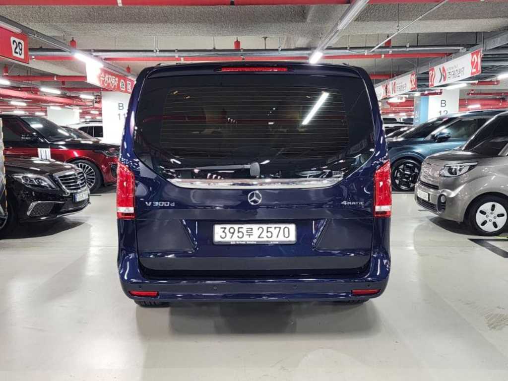 Mercedes Benz V Class - Vista 4