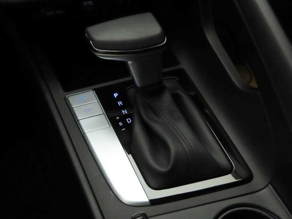 HYUNDAI Avante - Vista 10