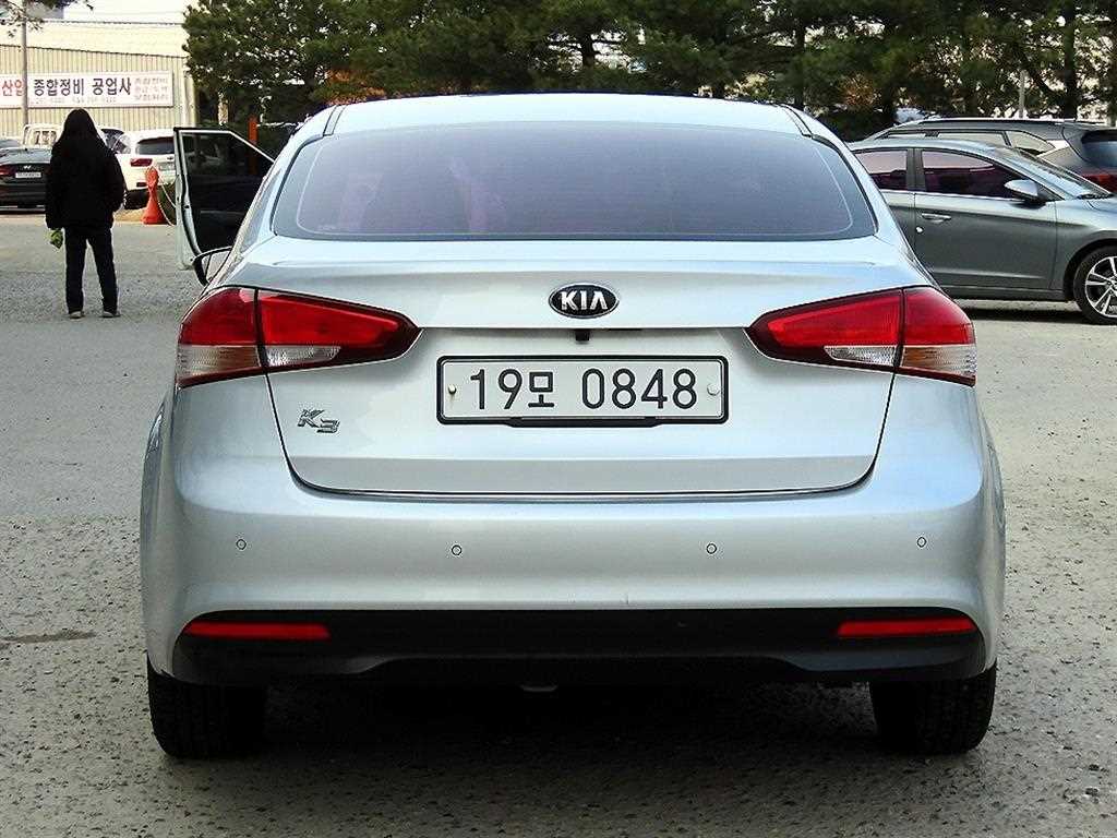 KIA K3 - Vista 4
