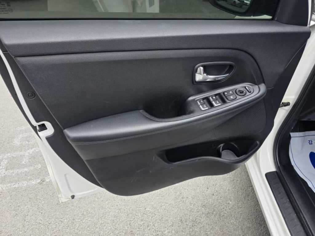 KIA Carens - Vista 10