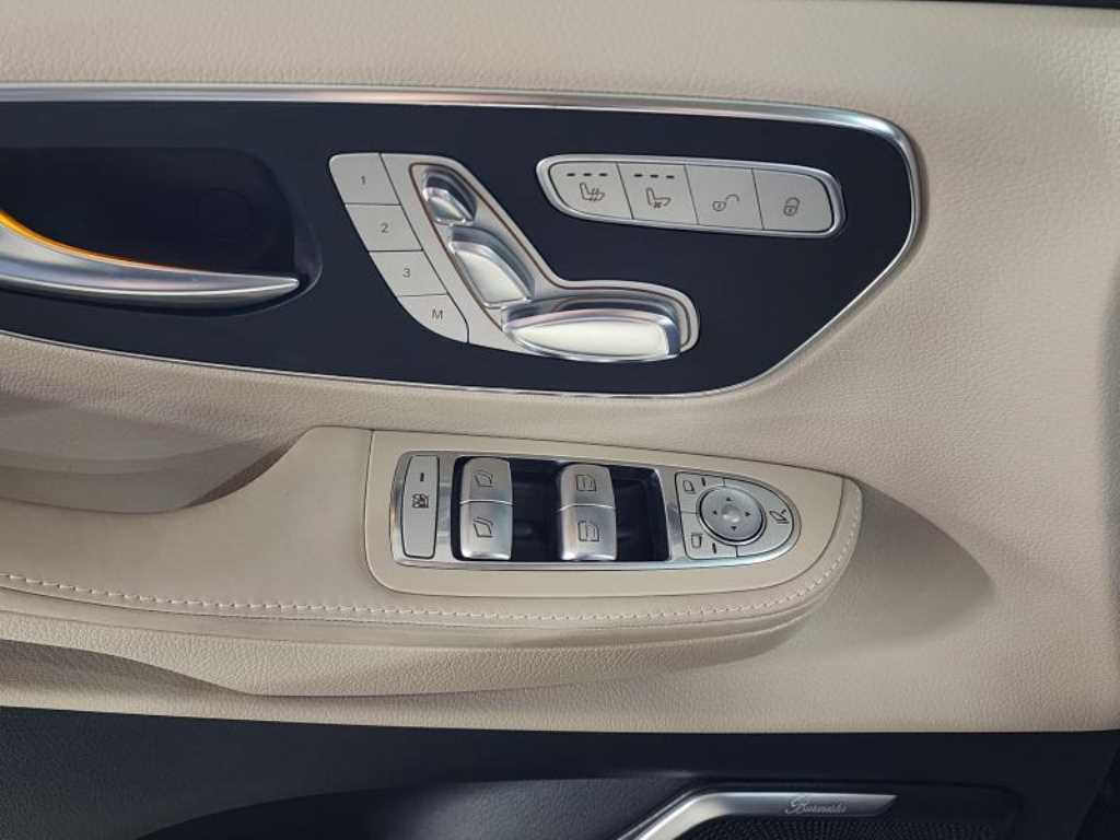 Mercedes Benz V Class - Vista 11