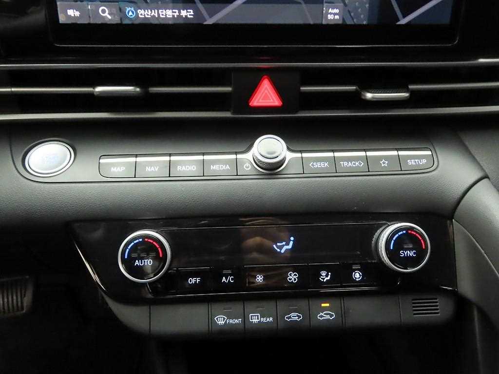 HYUNDAI Avante - Vista 9