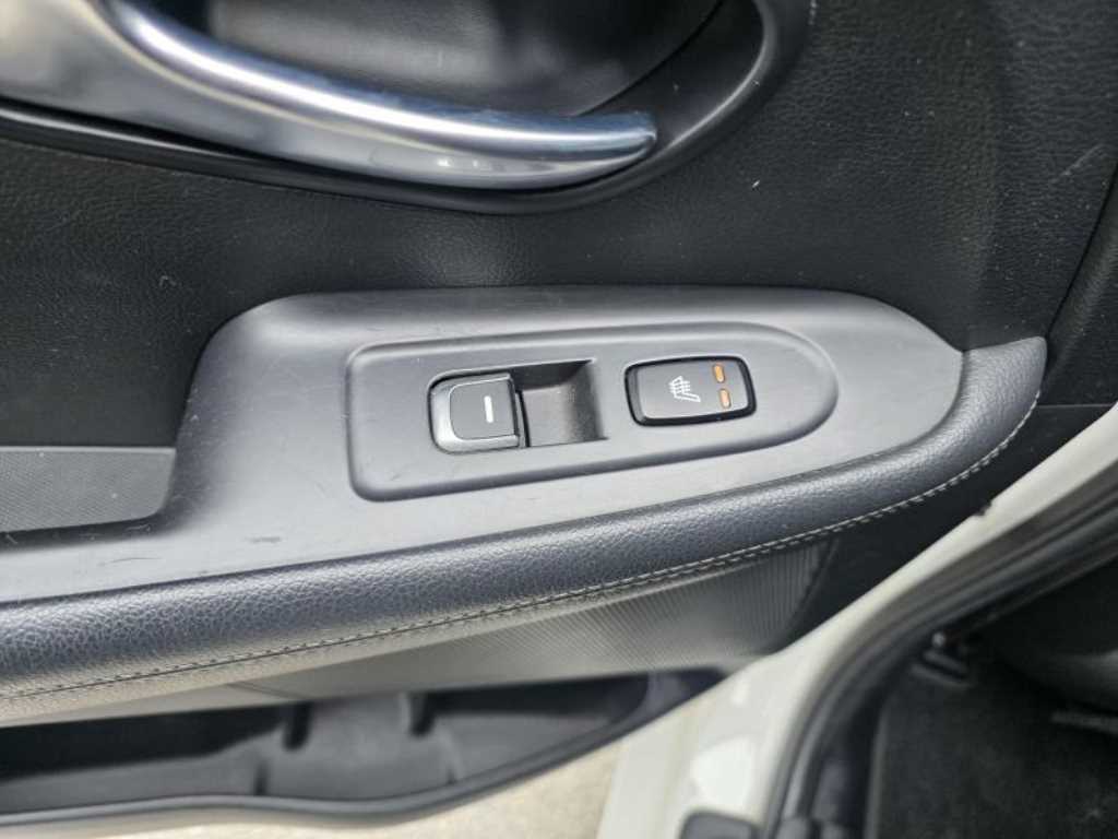 KIA Carens - Vista 6