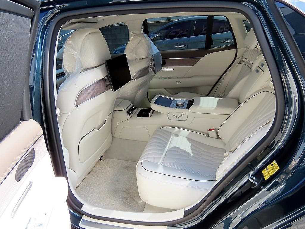 Genesis G90 - Vista 5