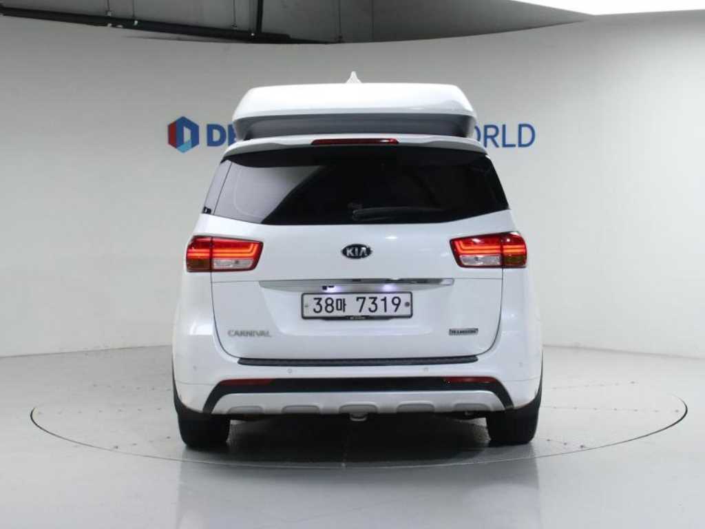 KIA Carnival - Vista 4