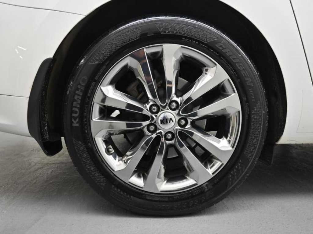 KIA Carnival - Vista 5