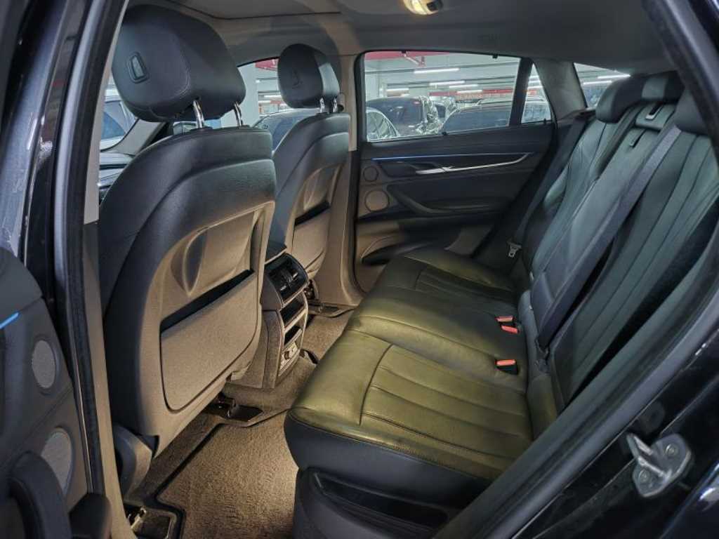 BMW X6 - Vista 8