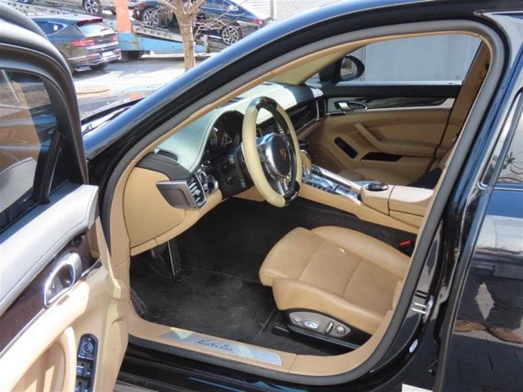 Porsche Panamera - Vista 12