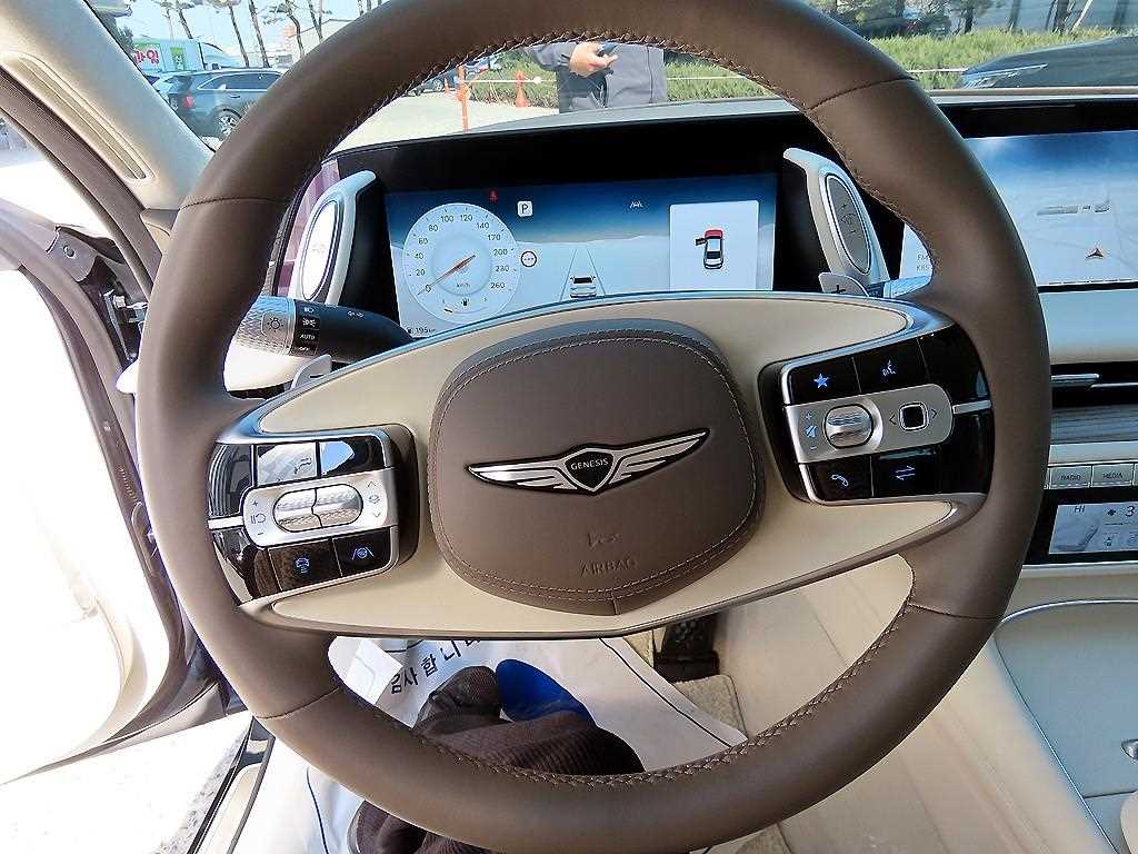 Genesis G90 - Vista 7