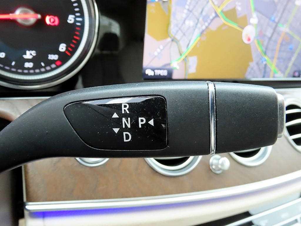 Mercedes Benz E class - Vista 11