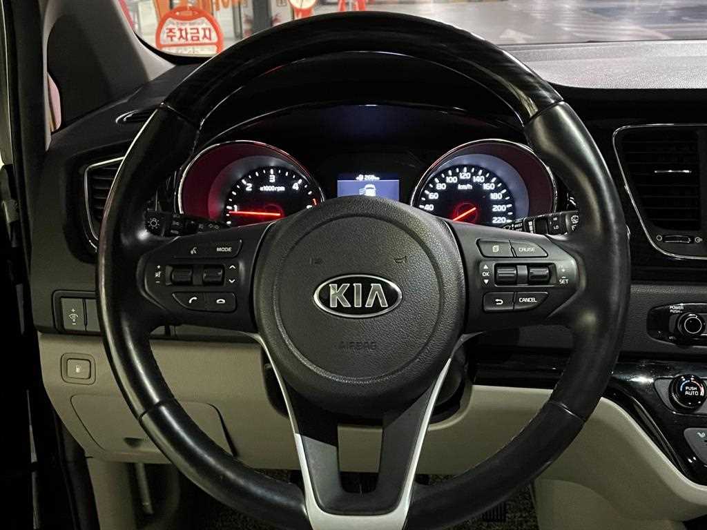 KIA Carnival 2019 Gris - Importación desde Corea - HF Imports Iquique - Foto 14