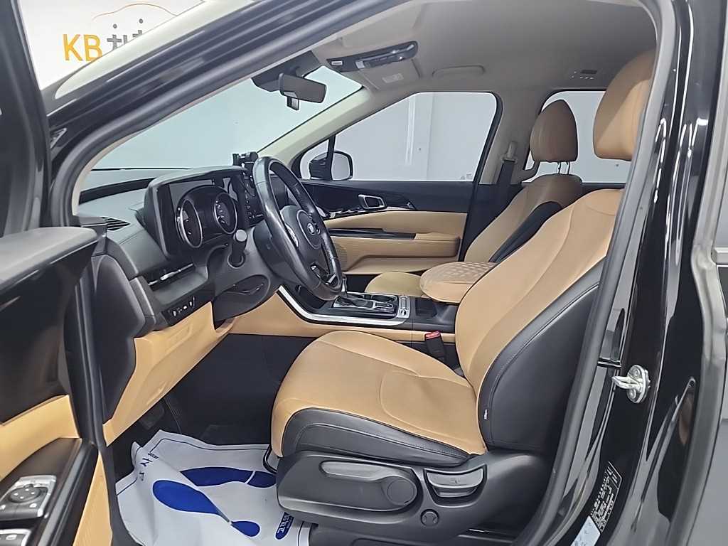 KIA Carnival - Vista 11