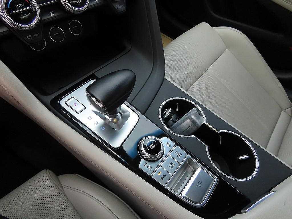 Genesis G70 - Vista 11