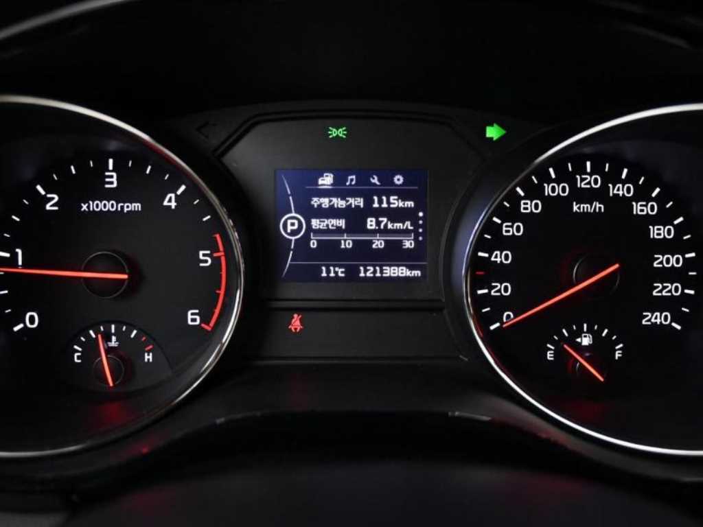 KIA Carnival - Vista 8