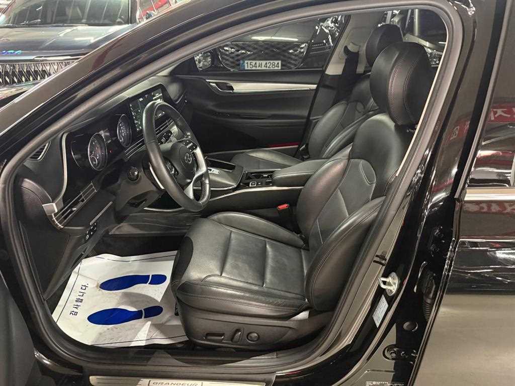 HYUNDAI Grandeur - Vista 9