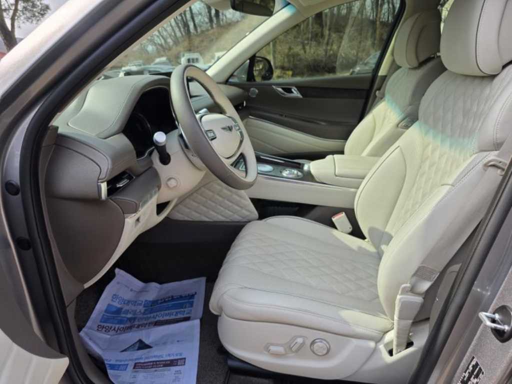 Genesis GV80 - Vista 9