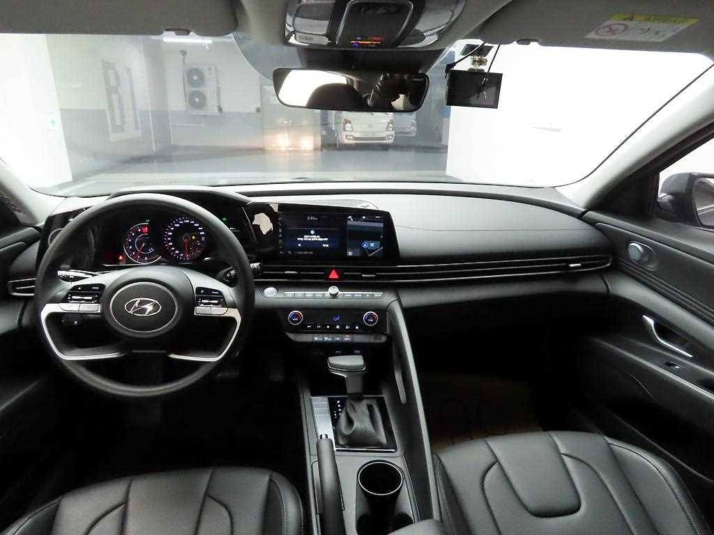 HYUNDAI Avante - Vista 6