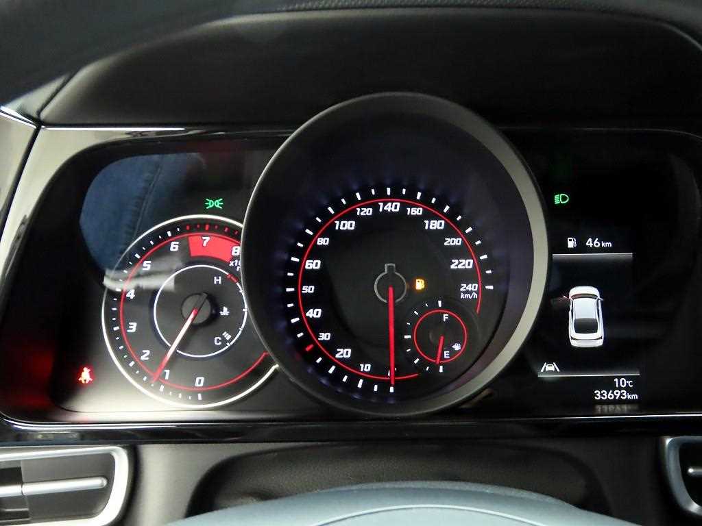 HYUNDAI Avante - Vista 5