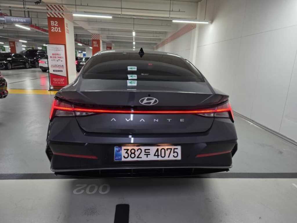 HYUNDAI Avante - Vista 4