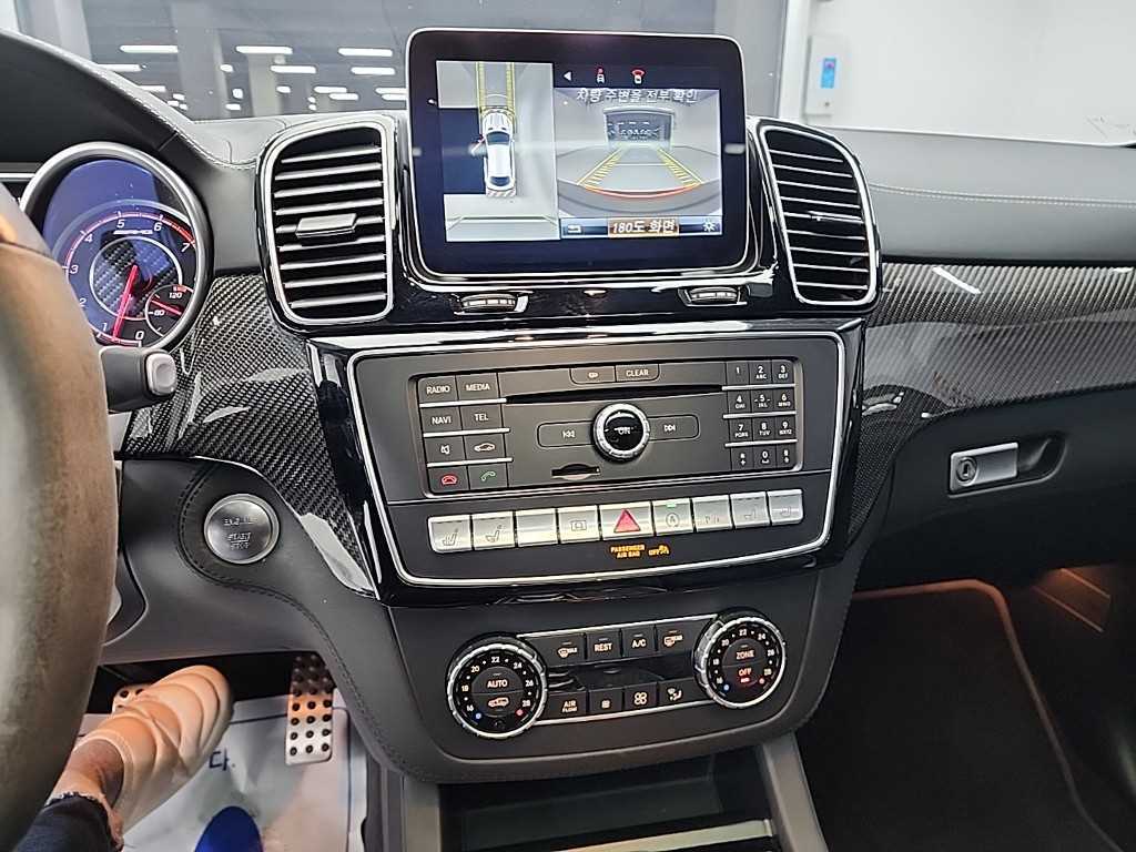 Mercedes Benz GLE Class - Vista 10