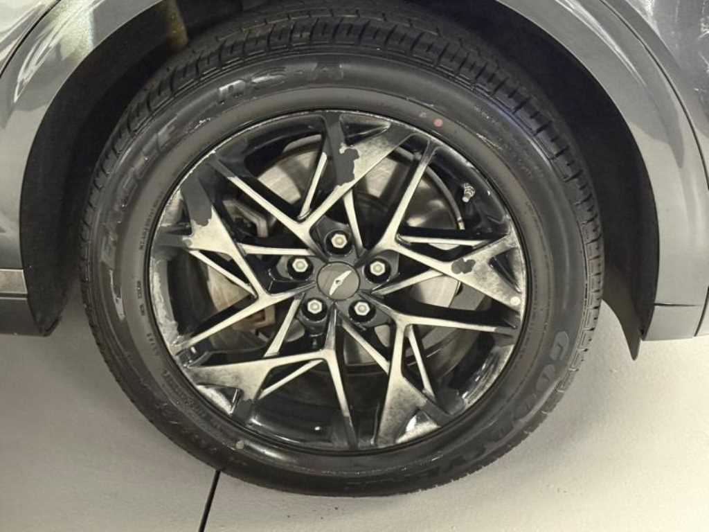 Genesis GV70 - Vista 6