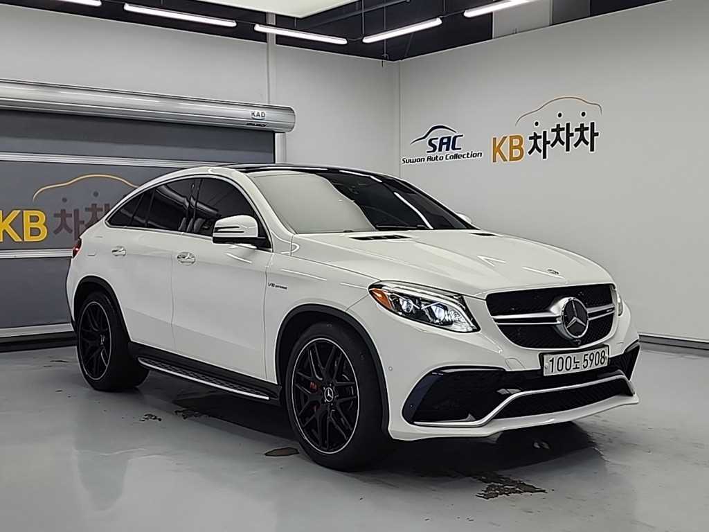 Mercedes Benz GLE Class - Vista 4