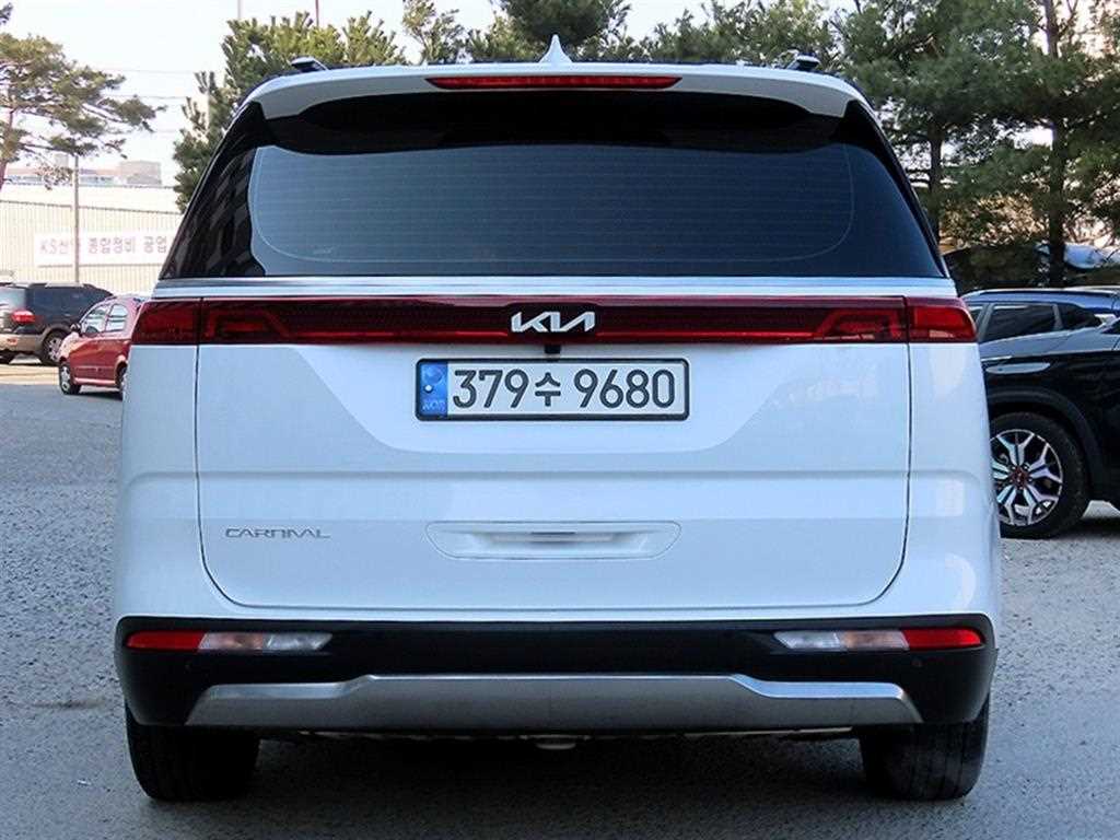 KIA Carnival - Vista 4