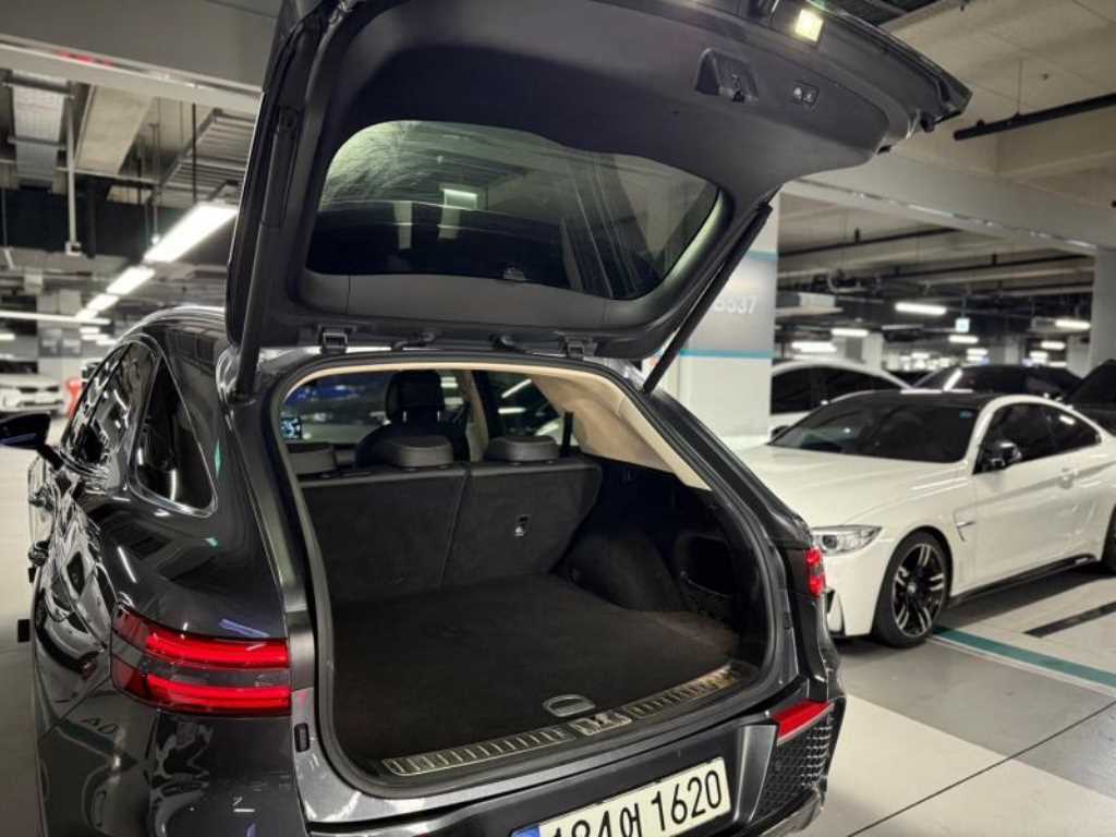 Genesis GV70 - Vista 7