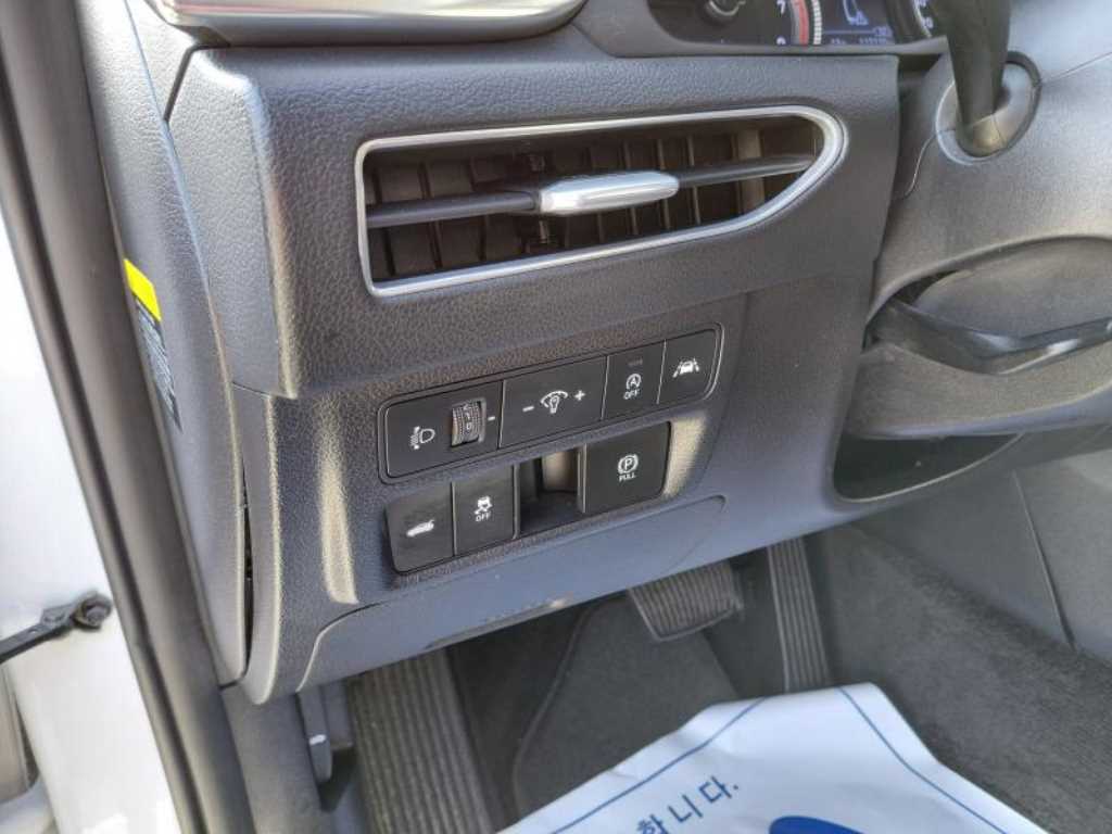 HYUNDAI Sonata - Vista 8