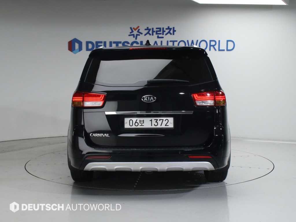 KIA Carnival - Vista 4