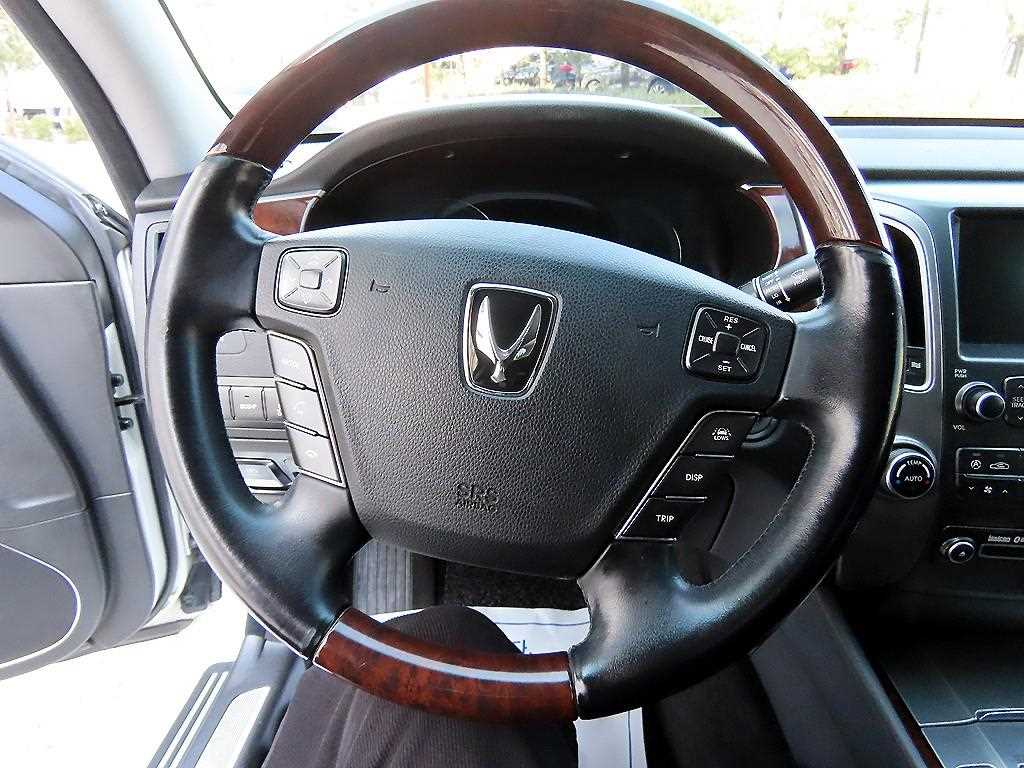 HYUNDAI Equus - Vista 8