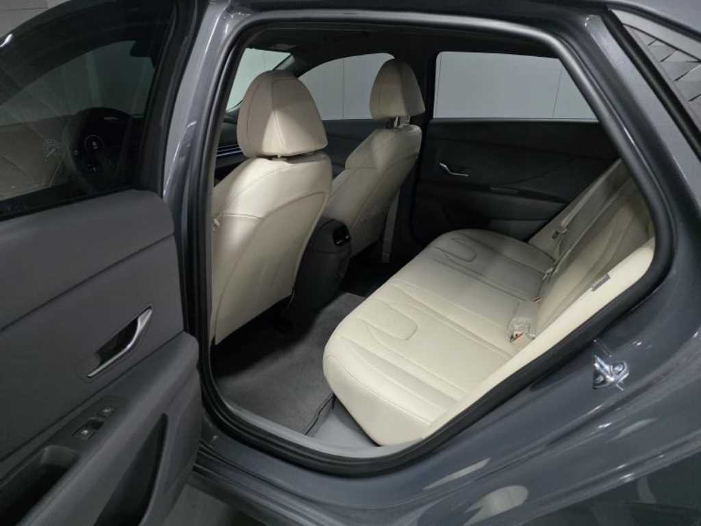 HYUNDAI Avante - Vista 8