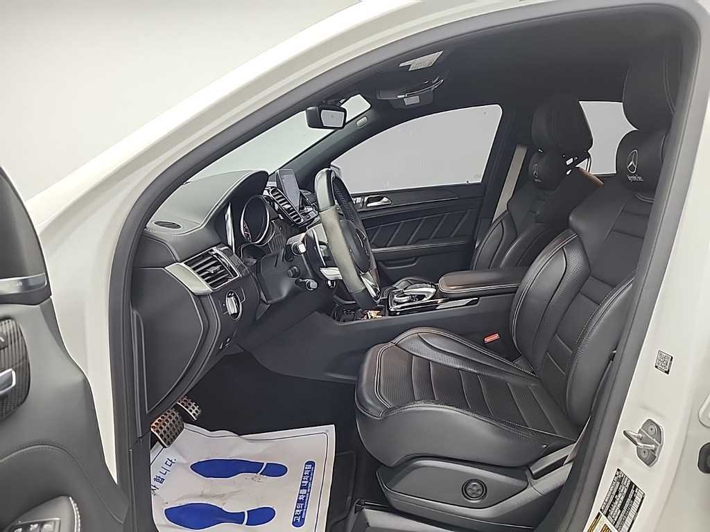 Mercedes Benz GLE Class - Vista 11