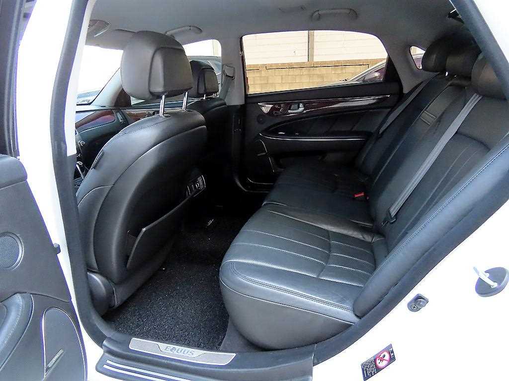 HYUNDAI Equus - Vista 6