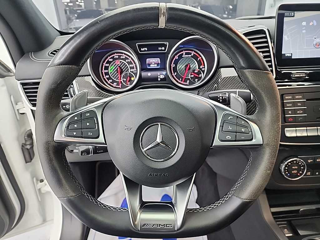 Mercedes Benz GLE Class - Vista 9