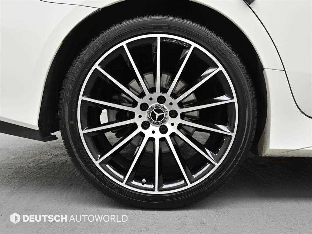 Mercedes Benz CLS Class - Vista 5