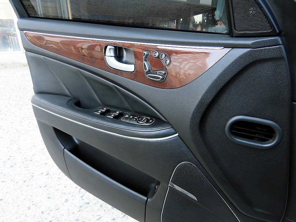 HYUNDAI Equus - Vista 11