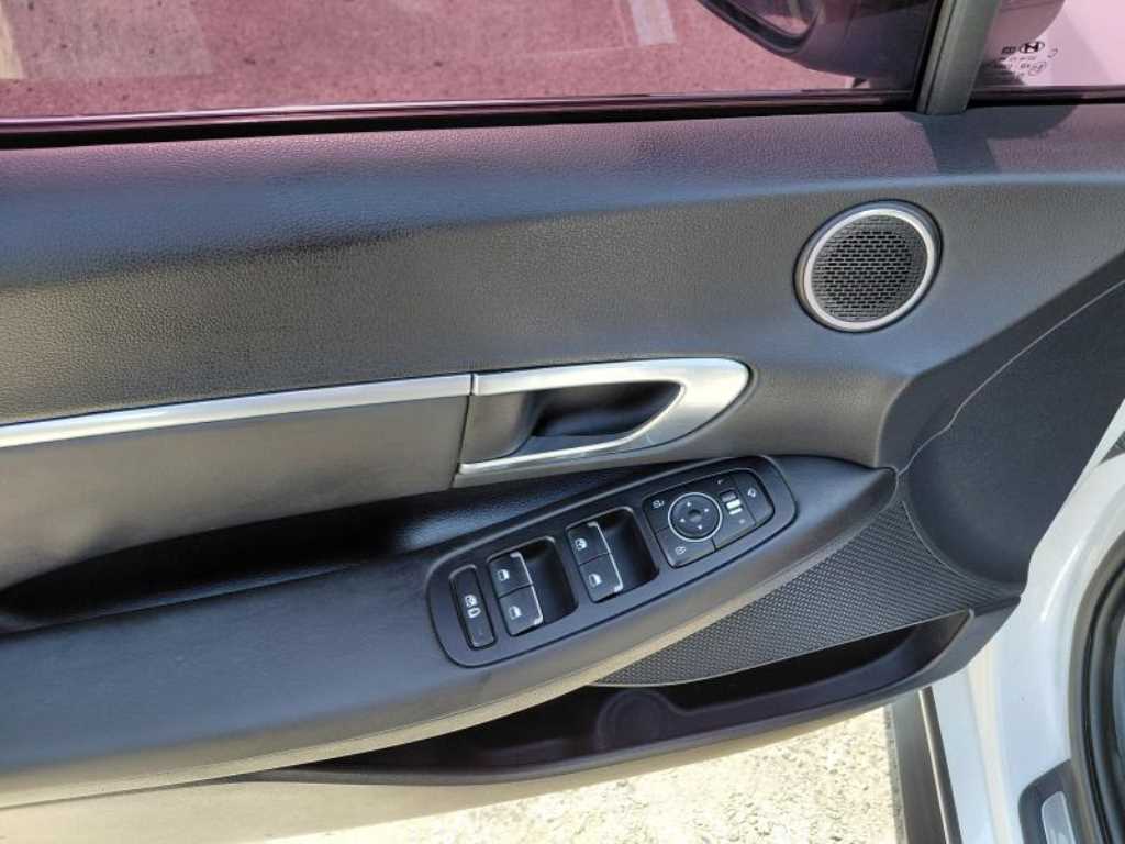 HYUNDAI Sonata - Vista 7