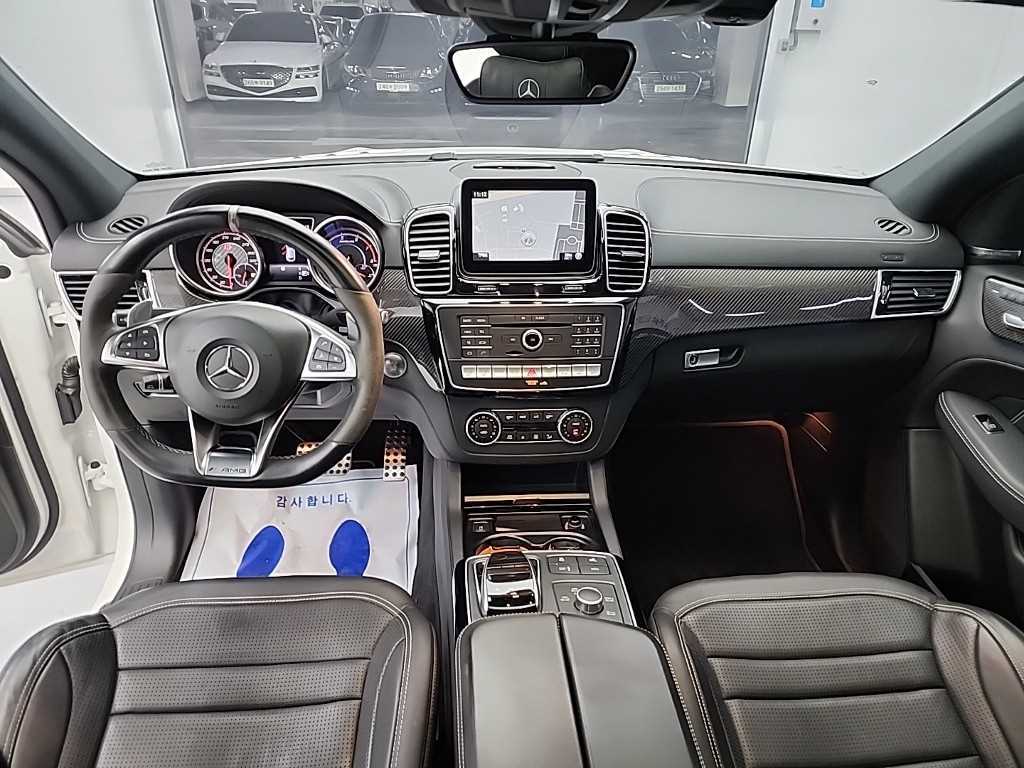 Mercedes Benz GLE Class - Vista 7