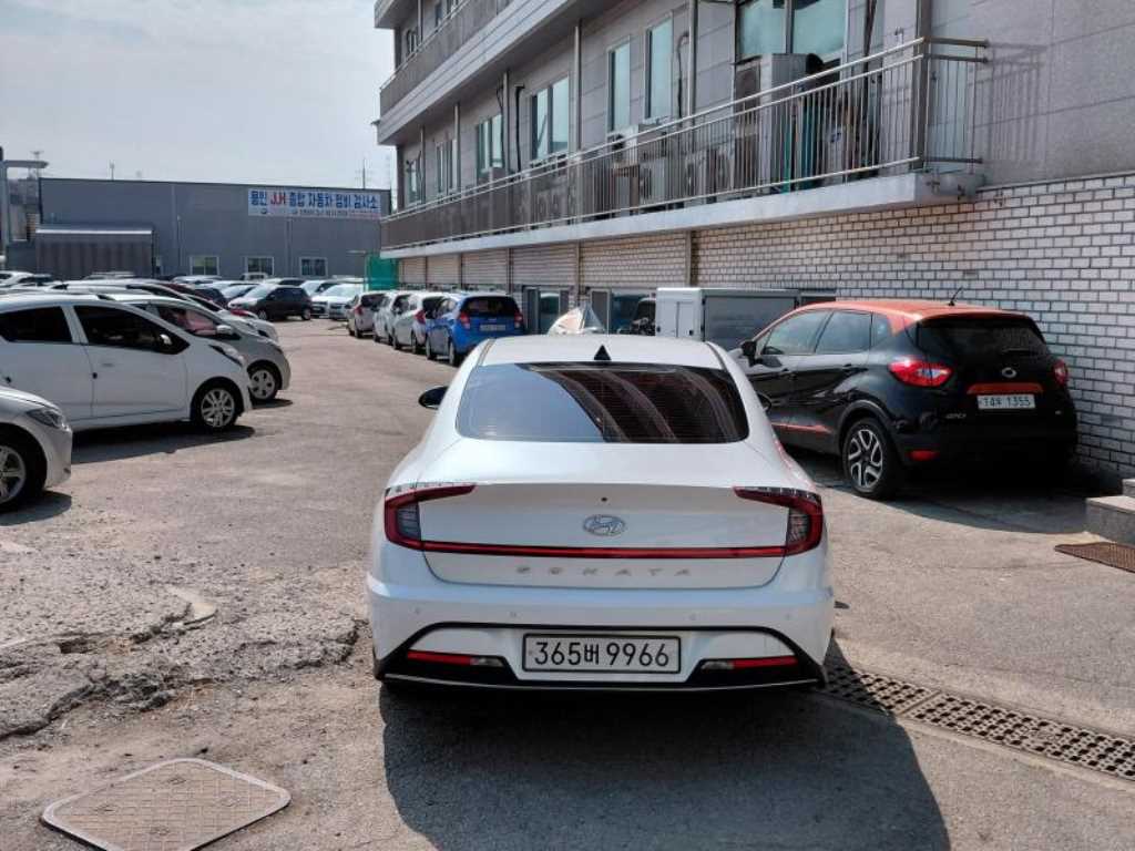 HYUNDAI Sonata - Vista 4