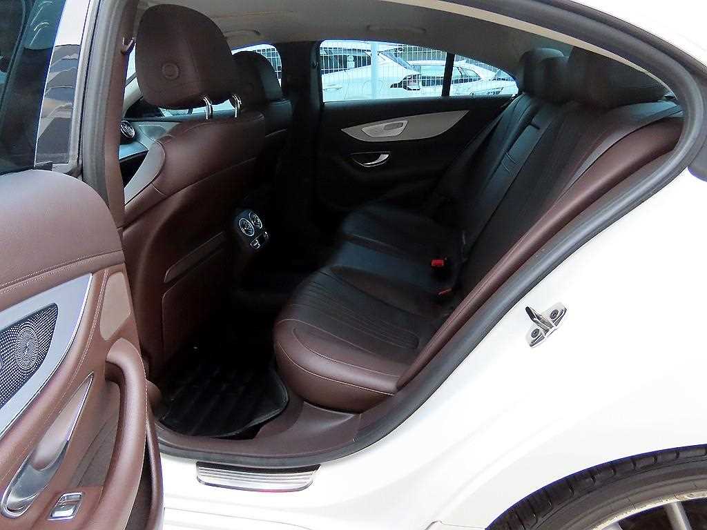 Mercedes Benz CLS Class - Vista 6