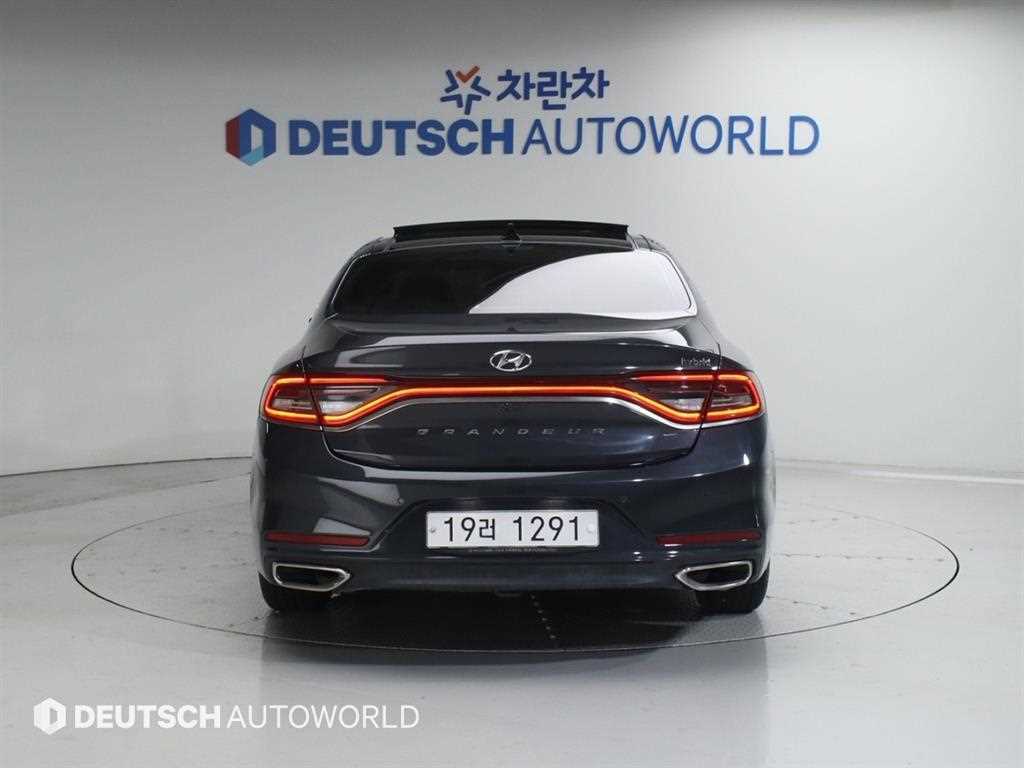 HYUNDAI Grandeur - Vista 5