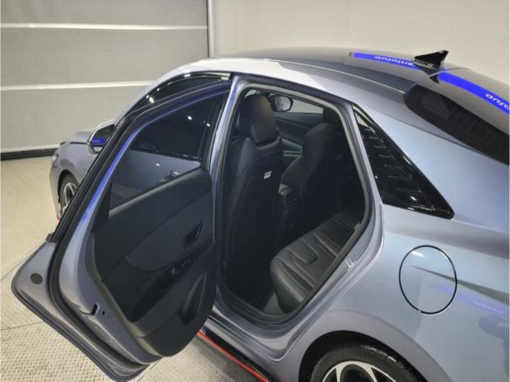 HYUNDAI Avante - Vista 7