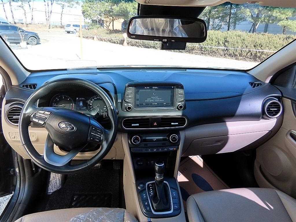 HYUNDAI Kona - Vista 7