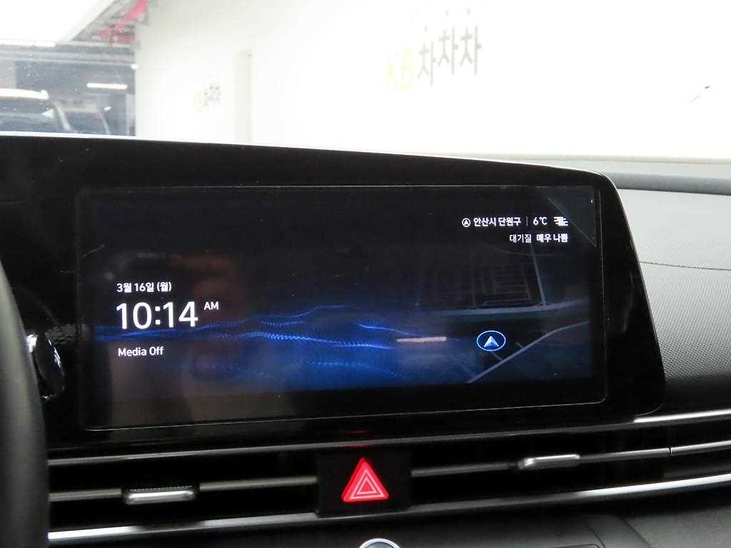 HYUNDAI Avante - Vista 8