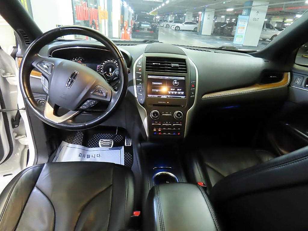 Lincoln MKC - Vista 10